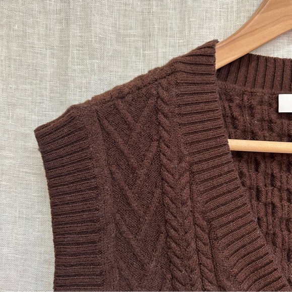 Babaton Emporia Vest in Rich Cocoa XL cable knit. brown Sweater Vest - Picture 4 of 13